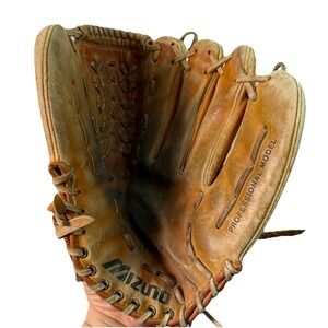 Vintage Mizuno Max Flex Professional Model Baseball Glove Korea 12.5" RHT